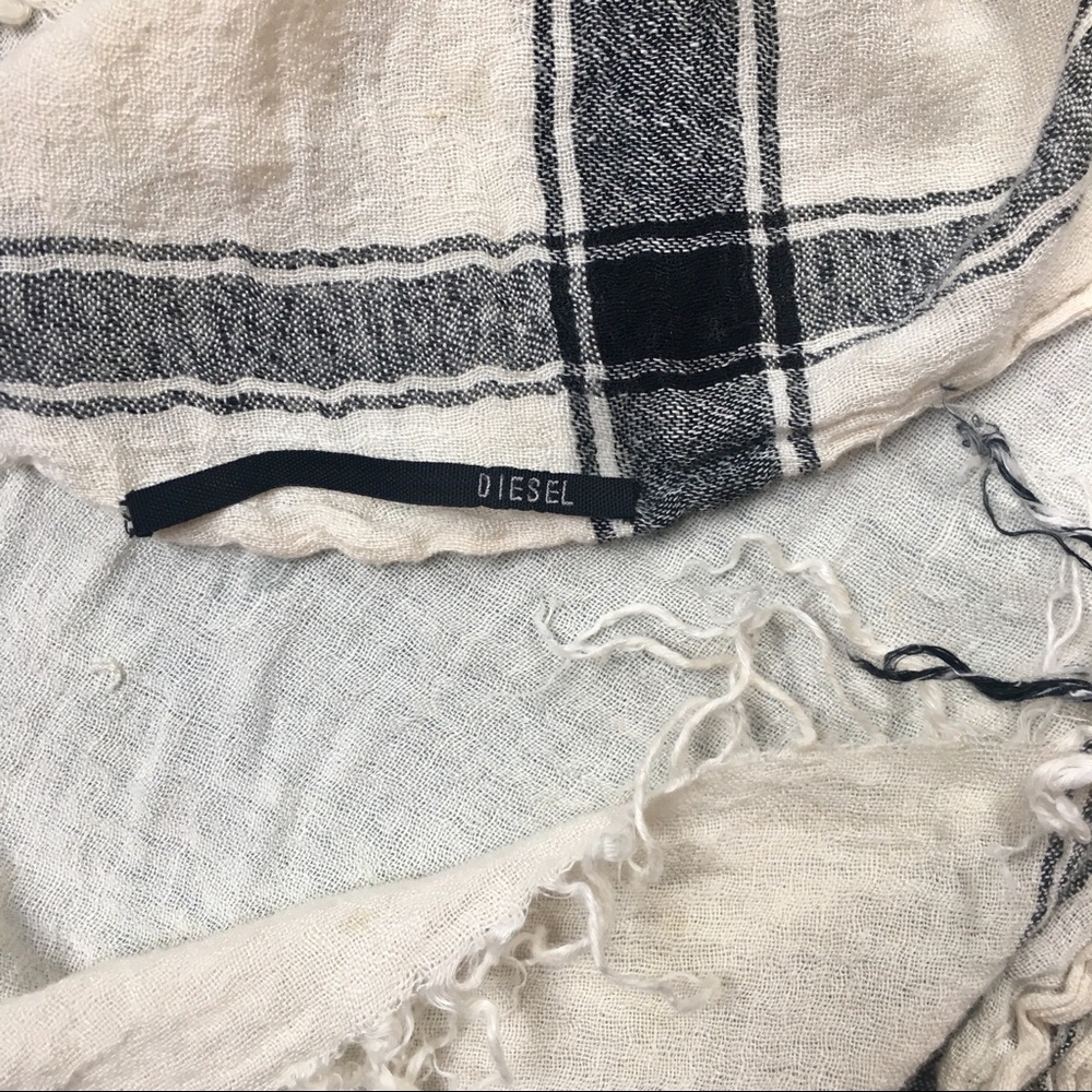 Diesel Scarf - Picture 4 of 6